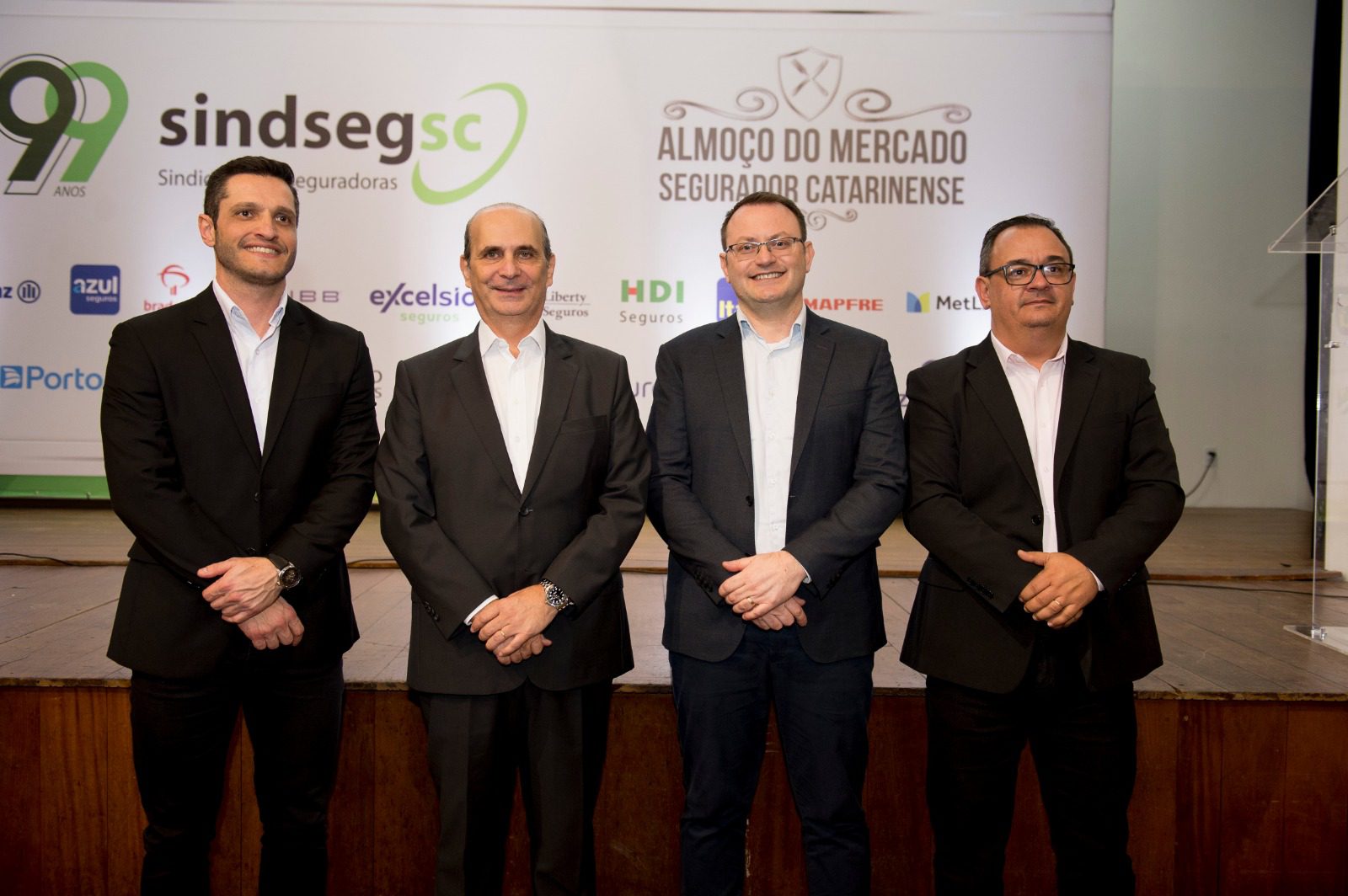 No momento, você está visualizando Sindseg PR/MS esteve representado no almoço comemorativo aos 99 anos do Sindseg SC