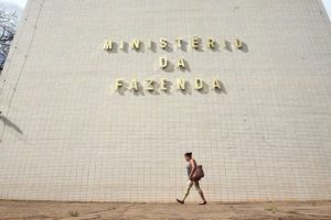 Leia mais sobre o artigo Ministério da Fazenda pretende lançar iniciativas para estimular o crescimento do mercado de seguros