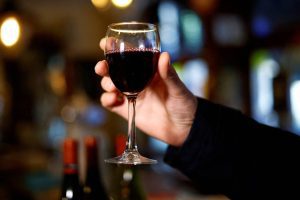 Leia mais sobre o artigo Vinhos encalham e levam agricultores a destruir plantações e mudar de ramo