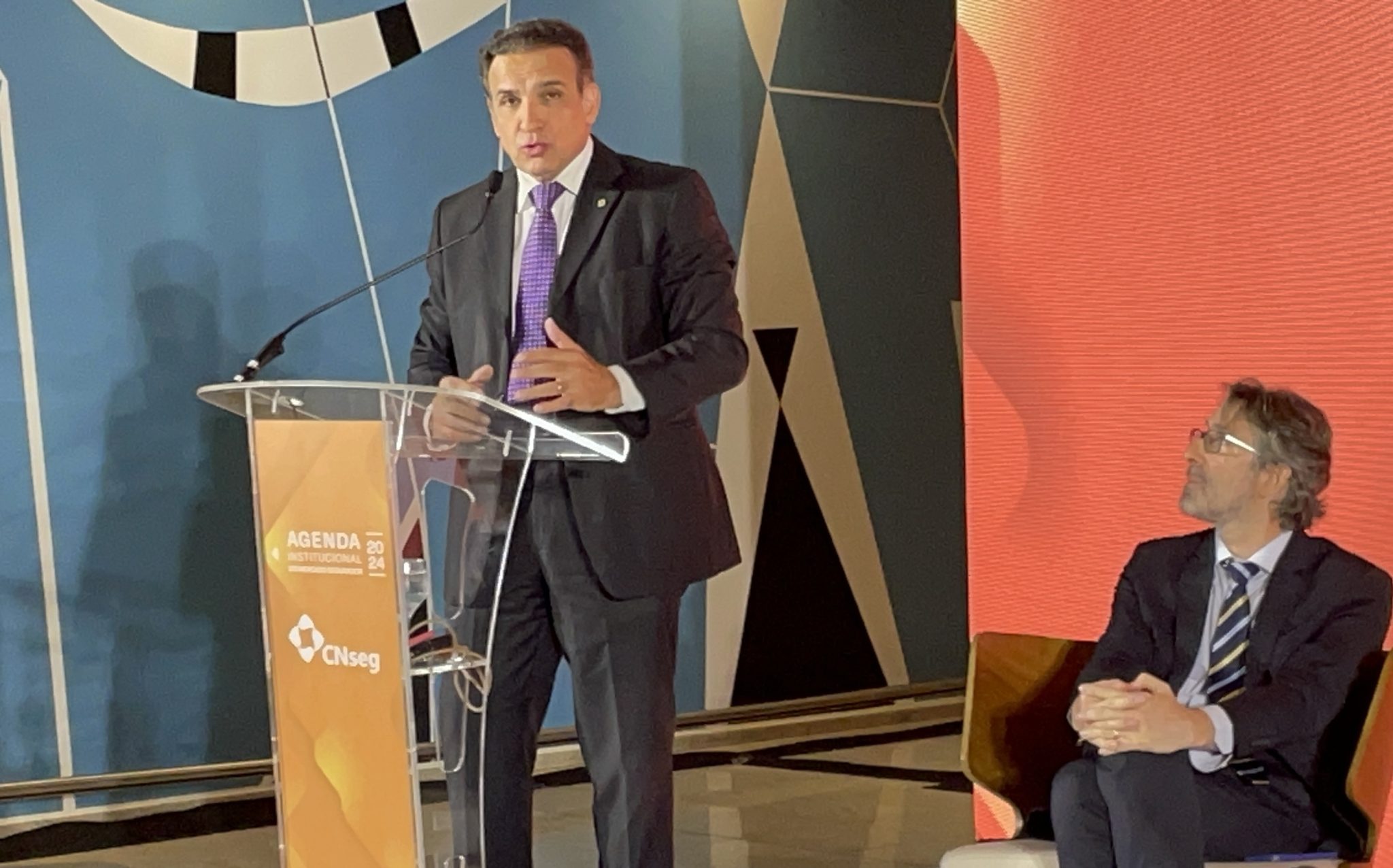 No momento, você está visualizando Deputado Hugo Leal defende retorno do seguro DPVAT ao mercado