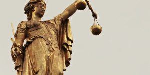 Leia mais sobre o artigo Pai de bipolar que causou acidente não deve ser indenizado pela seguradora