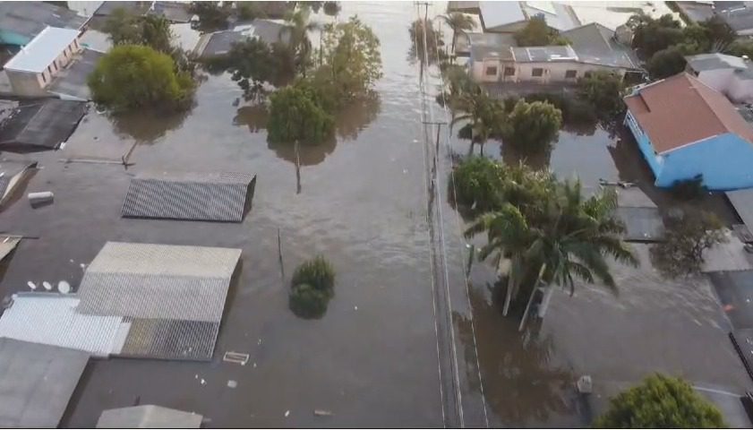 No momento, você está visualizando “Foi muito rápido, a água veio e tomou conta de tudo”, relata vítima da enchente no RS
