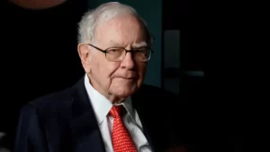 Leia mais sobre o artigo Warren Buffett revela investimento de US$ 6,7 bi em seguradora