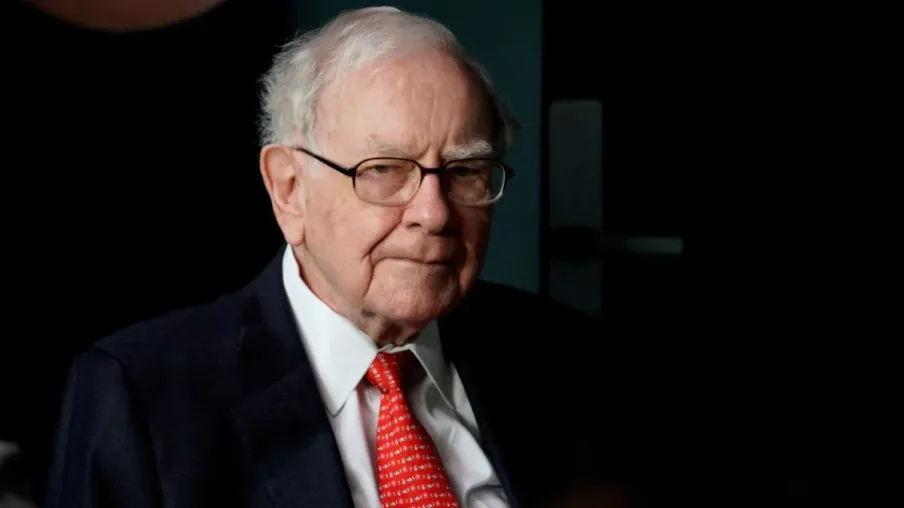 No momento, você está visualizando Warren Buffett revela investimento de US$ 6,7 bi em seguradora