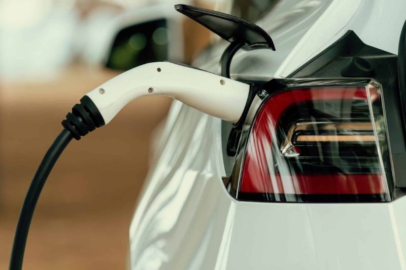 No momento, você está visualizando Carros elétricos se tornam alvos de hackers e levantam possibilidades sobre o papel dos seguros na proteção desses veículos