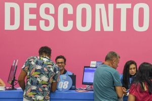 Leia mais sobre o artigo Endividamento das famílias atinge o menor nível desde 2021, diz FecomercioSP