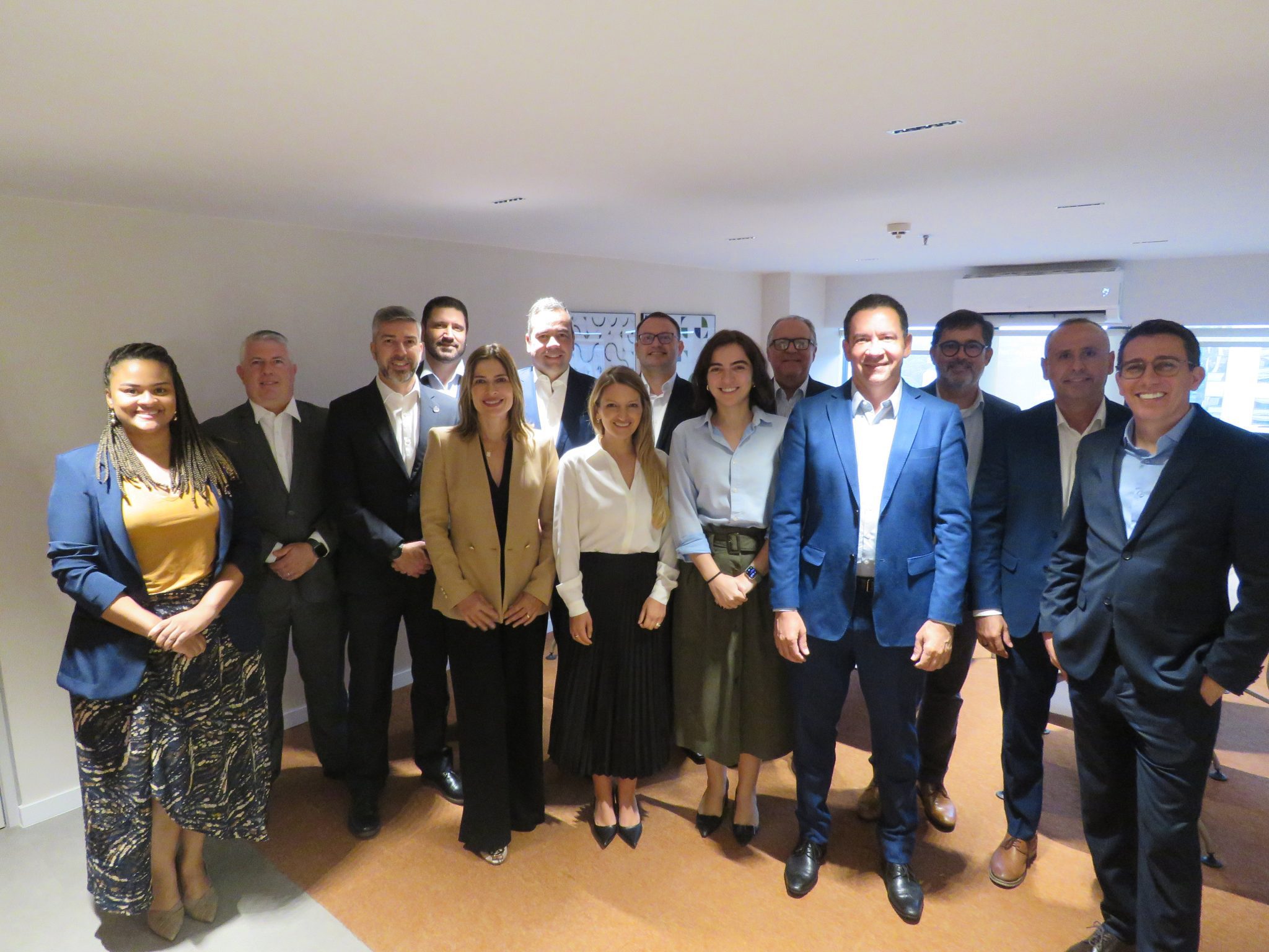 Leia mais sobre o artigo Presidente do Sindseg PR/MS Guilherme Bini participou de reunião da CNseg em Brasília
