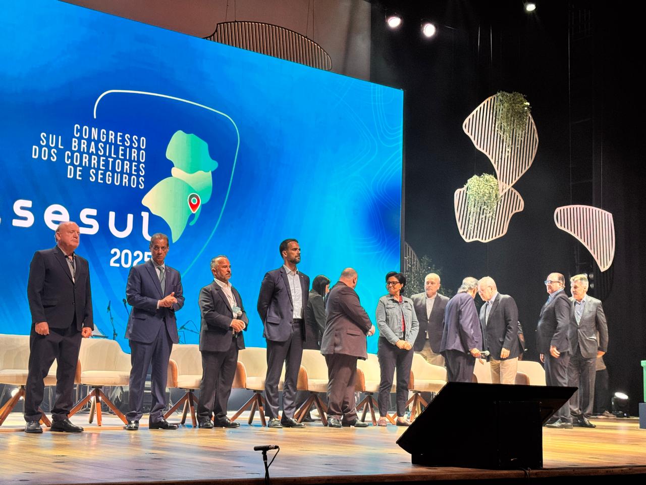 No momento, você está visualizando BRASESUL: Experiência do RS pode contribuir para a criação de um seguro catástrofe, afirma Eduardo Leite