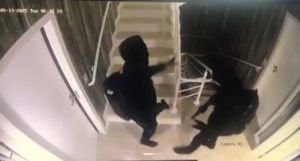 Leia mais sobre o artigo Roubo de veículo em condomínio de luxo em Curitiba. Existindo seguro do condomínio e do veículo, qual seria acionado?