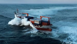 Leia mais sobre o artigo Crescimento global e setor de seguros desaceleram em meio a tarifas dos EUA e incertezas econômicas