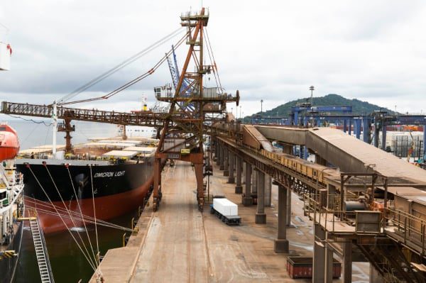 No momento, você está visualizando Como tarifaço de Trump pode afetar o Paraná? Saiba quais setores devem ser mais impactados